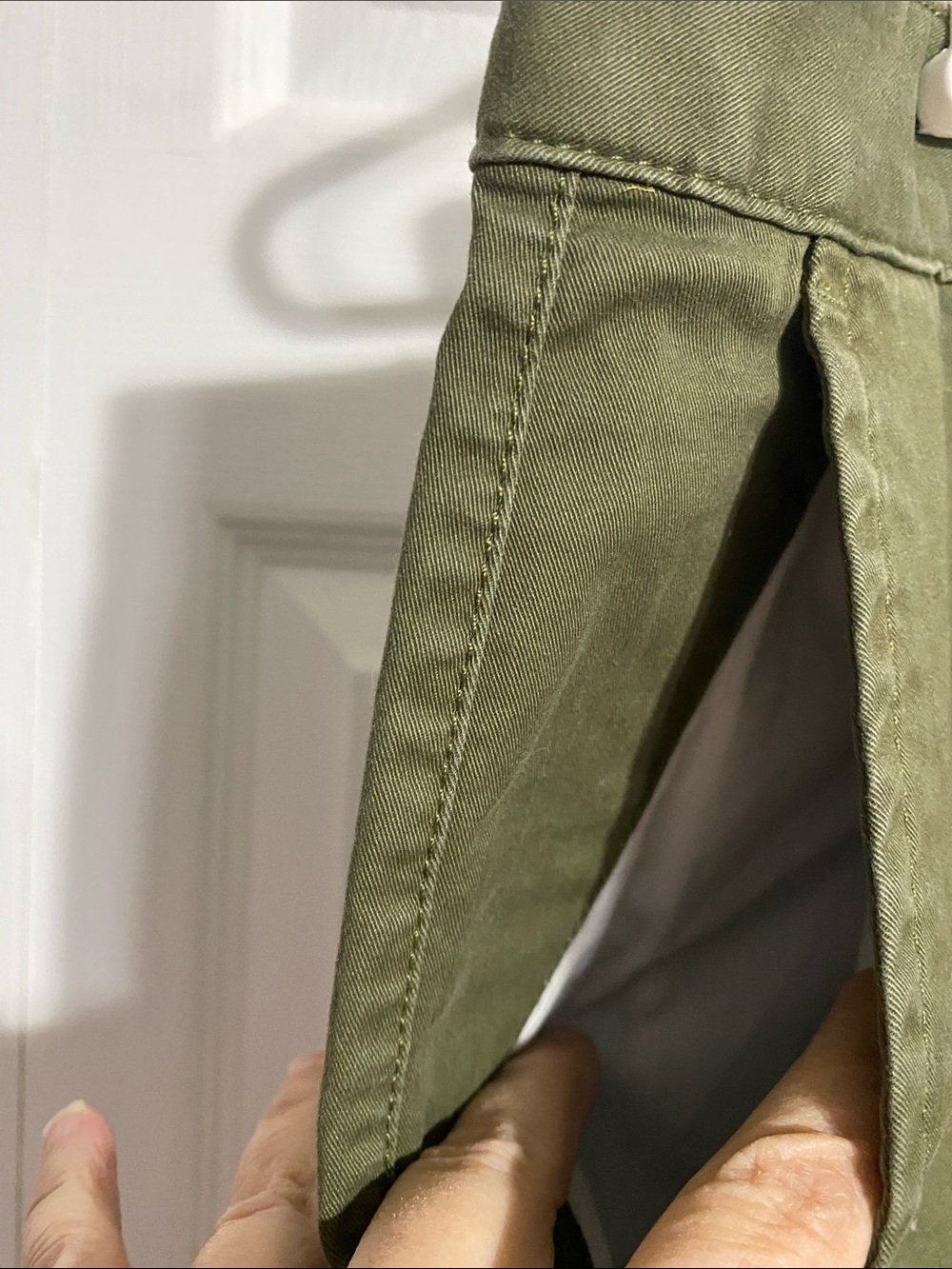 Banana Republic city chino green cuffed shorts size 14 - Picture 4 of 9